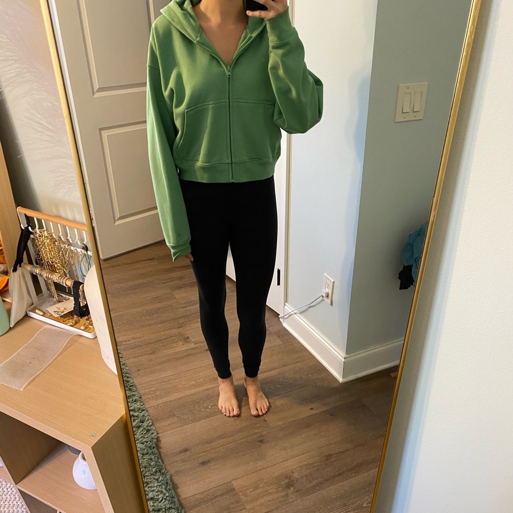 aritzia green sweatsuit